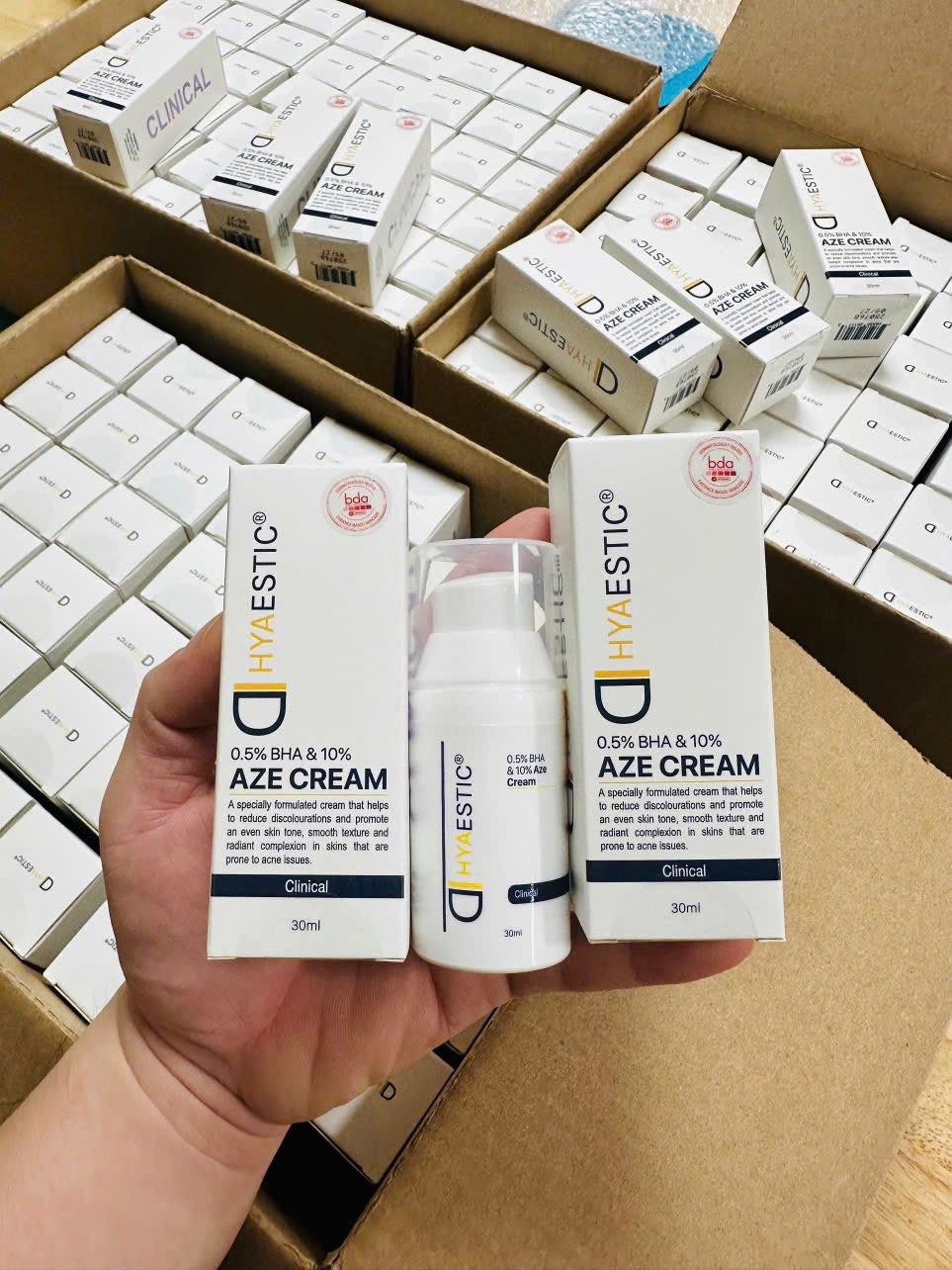 Kem dưỡng giảm mụn ngừa thâm Hyaestic 0,5% BHA & 10% Aze Cream 30ml 1.jpg