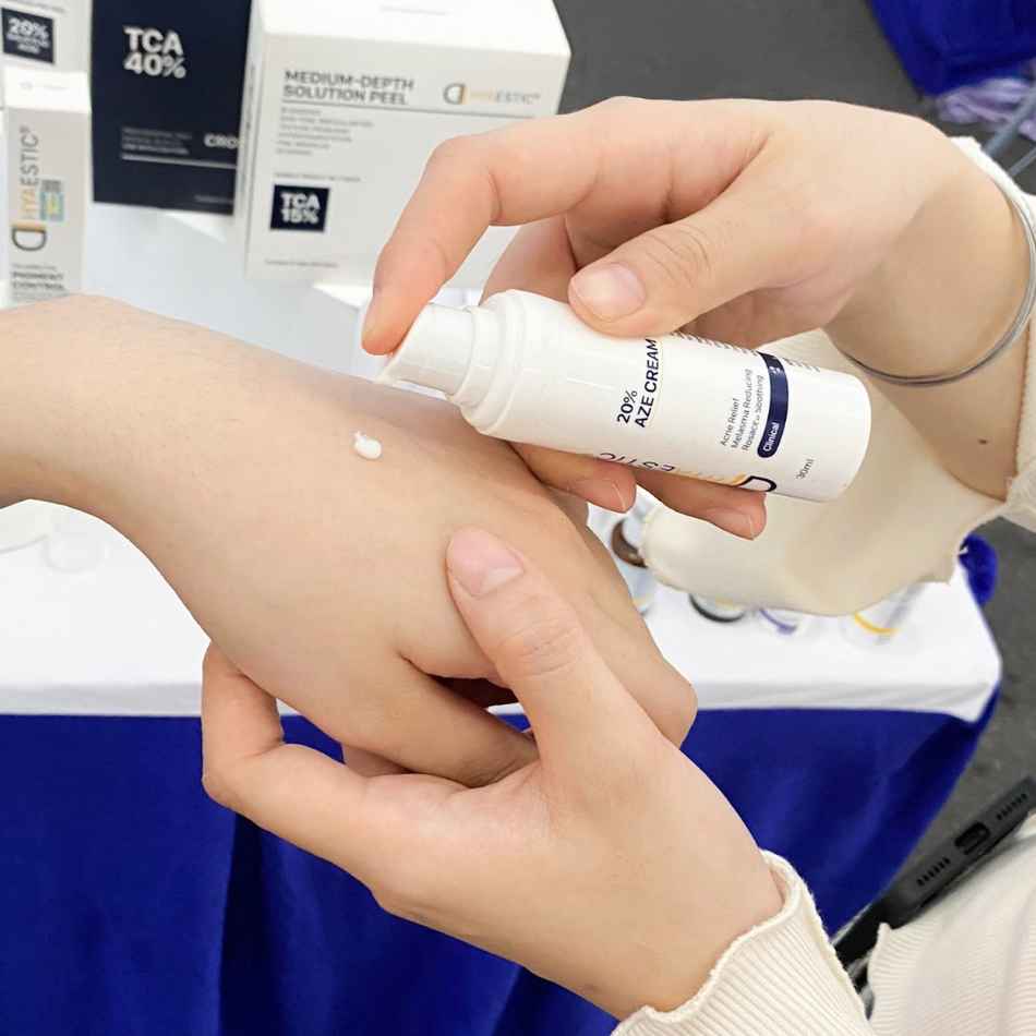 Kem hỗ trợ cải thiện mụn, thâm và da không đều màu Hyaestic 20% Aze Cream (2).jpg