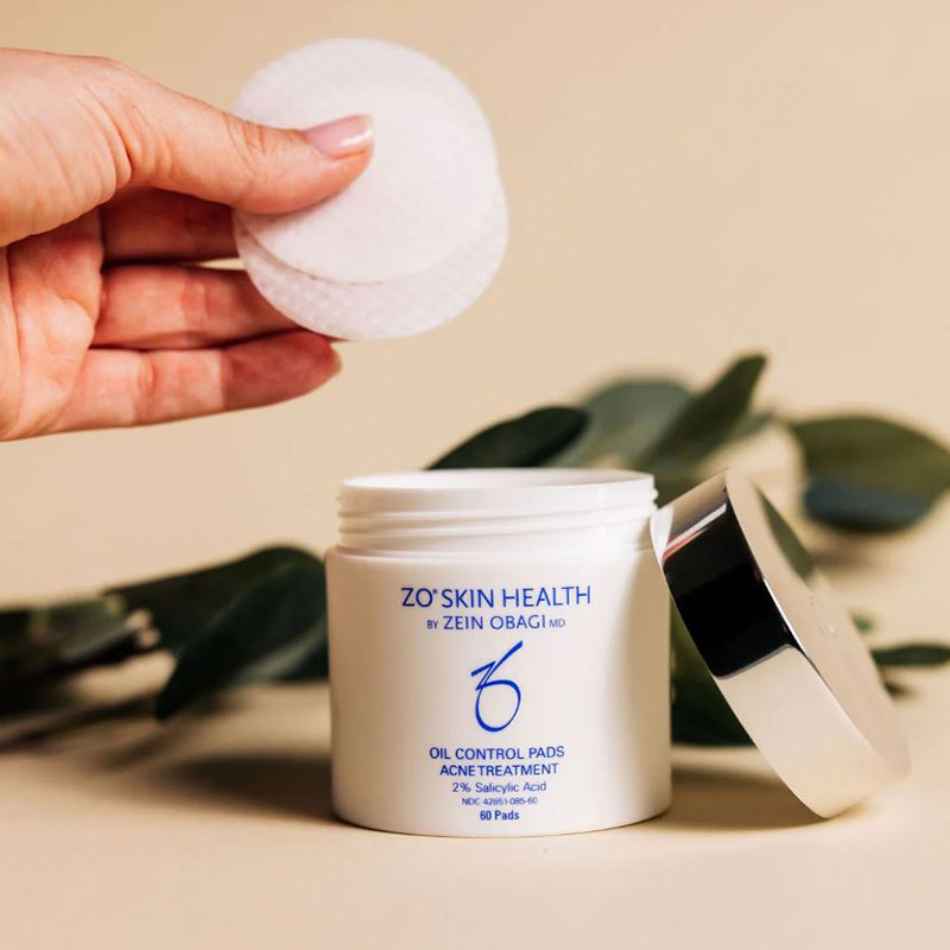 Pad kiểm soát dầu và chăm sóc da mụn ZO® Skin Health Oil Control Pads Acne Treatment (1).jpg