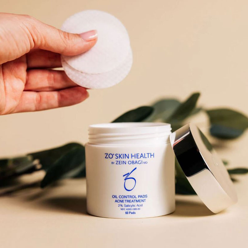 Tay-te-bao-chet-Zo-Skin-Health-Oil-Control-Pads-Acne-Treatment_Zo Skin Health Oil Control Pads Acne Treatment.jpg