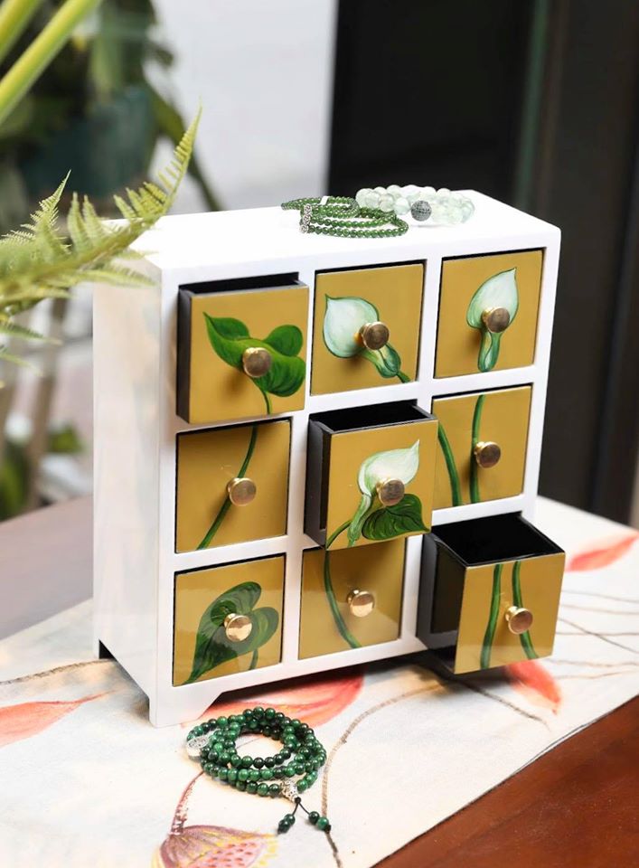 Tủ trang sức họa tiết hoa Calla 9 ngăn-màu trắng