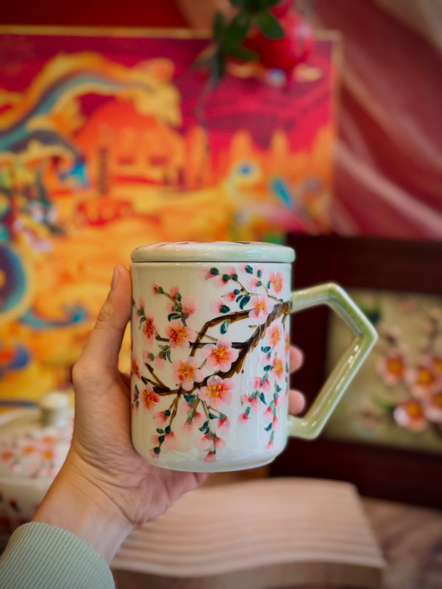 Cốc gốm có nắp hoa đào