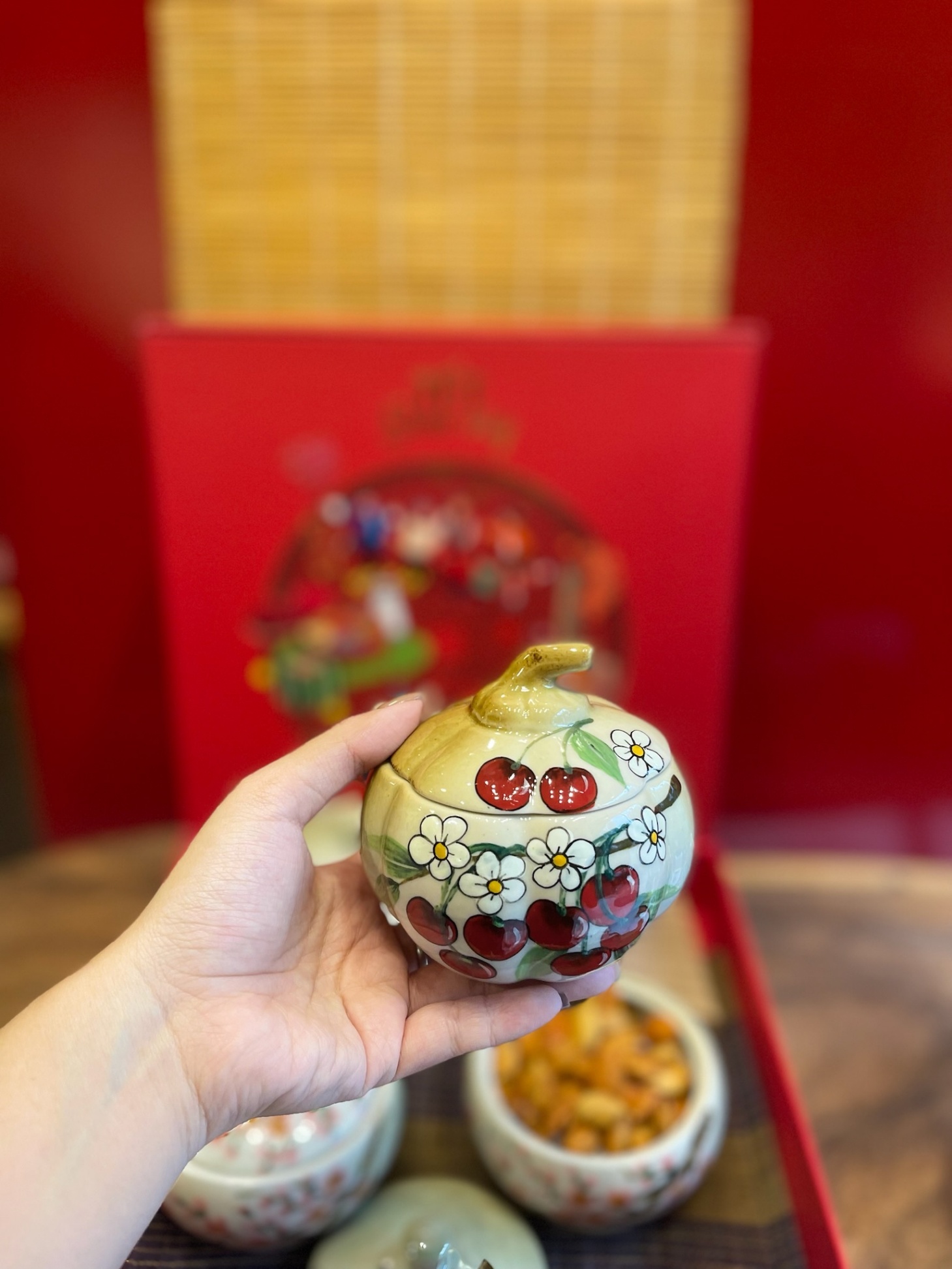 Hũ gốm quả cherry