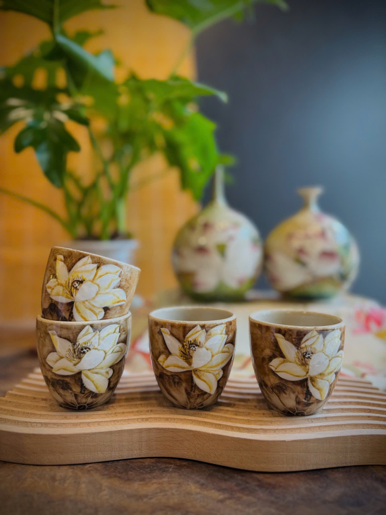 Set 4 chén vẽ sen trắng