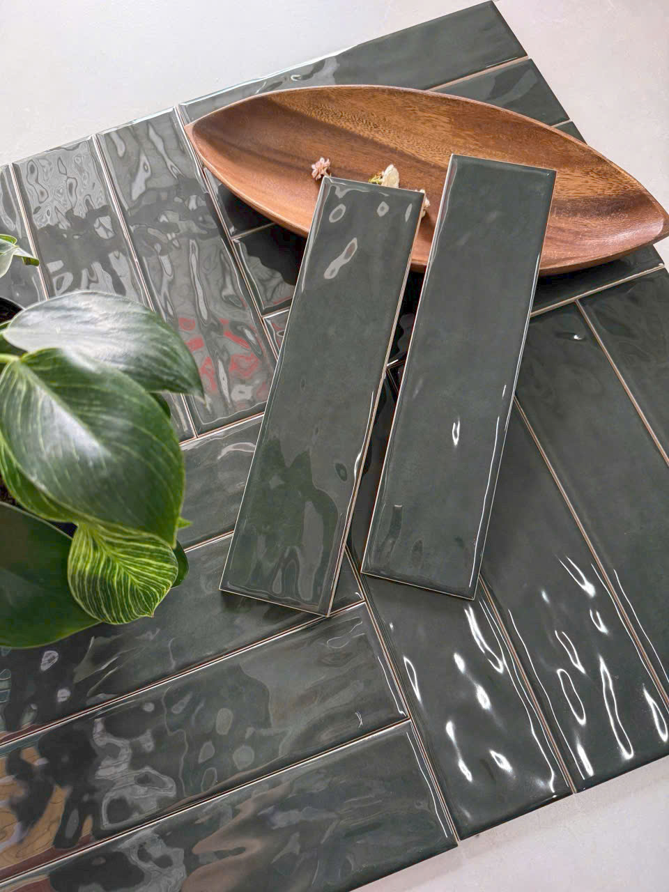 Gạch Thẻ Bóng 75x300 mm Màu Đen 7532P7