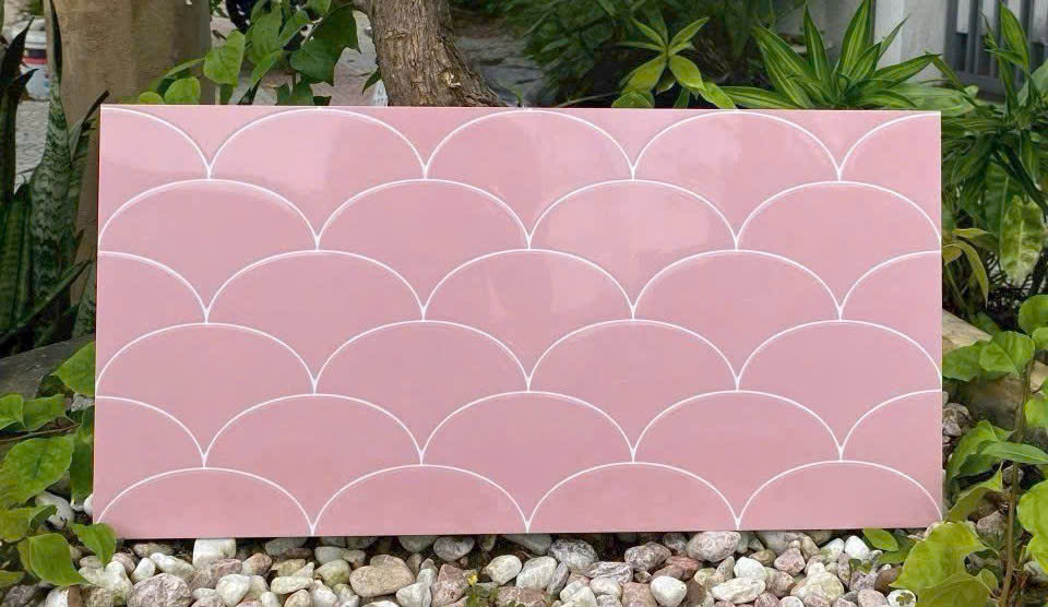 Gạch Vảy Cá Bóng Màu Hồng 30x60 cm