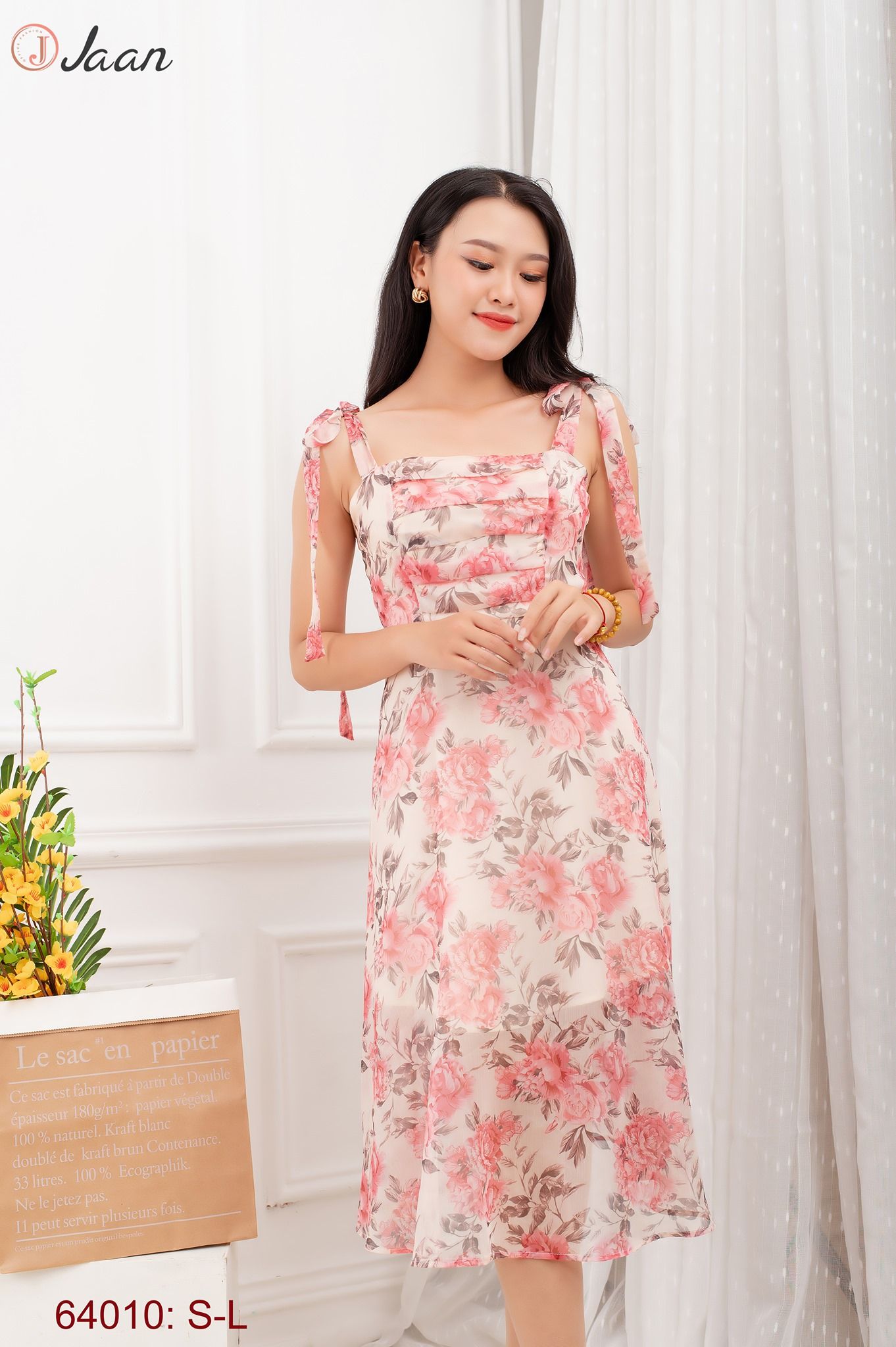 Váy hai dây bản to hoạ tiết hoa hồng phối xanh lá cây | Váy Đầm