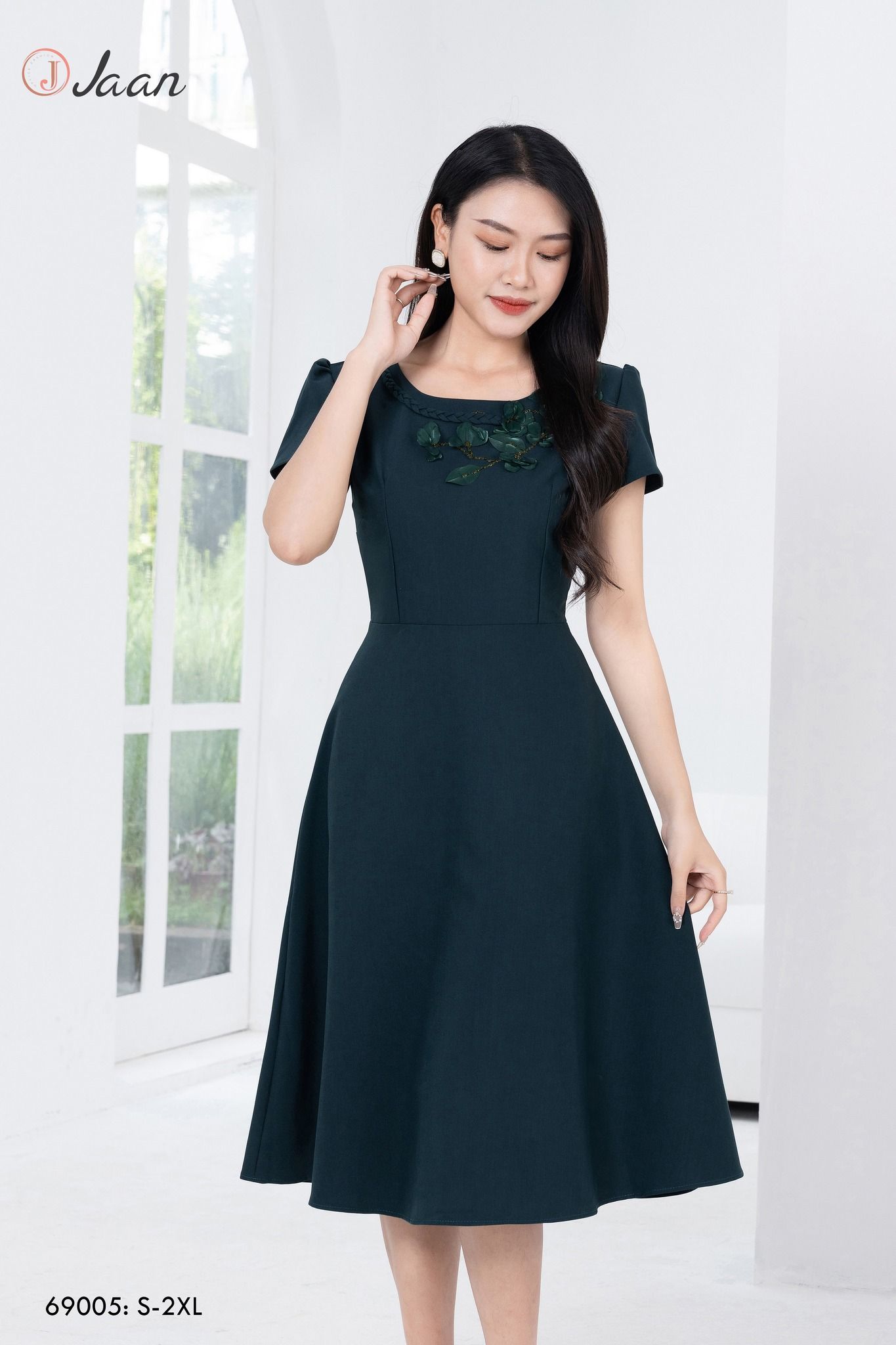 Váy đầm trung niên cho mẹ màu xanh đen dáng dài phối ren Linhnastore |  Shopee Việt Nam