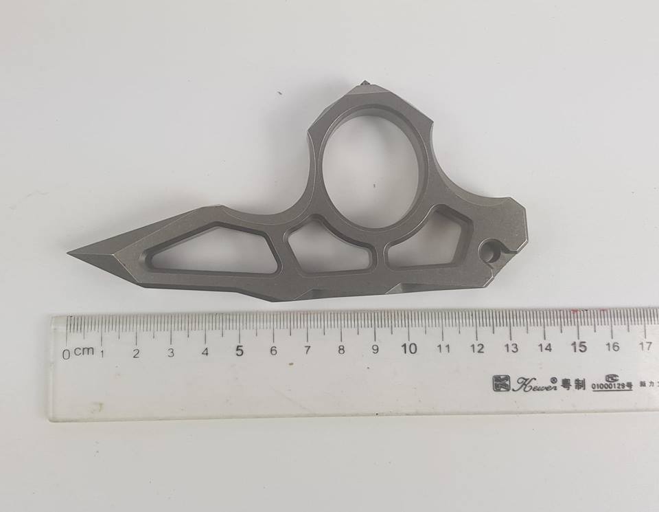 Tacray - Dụng Cụ Phá Kính Titan 1 Ngón Bạc (Loại To 14CM - SC1702)