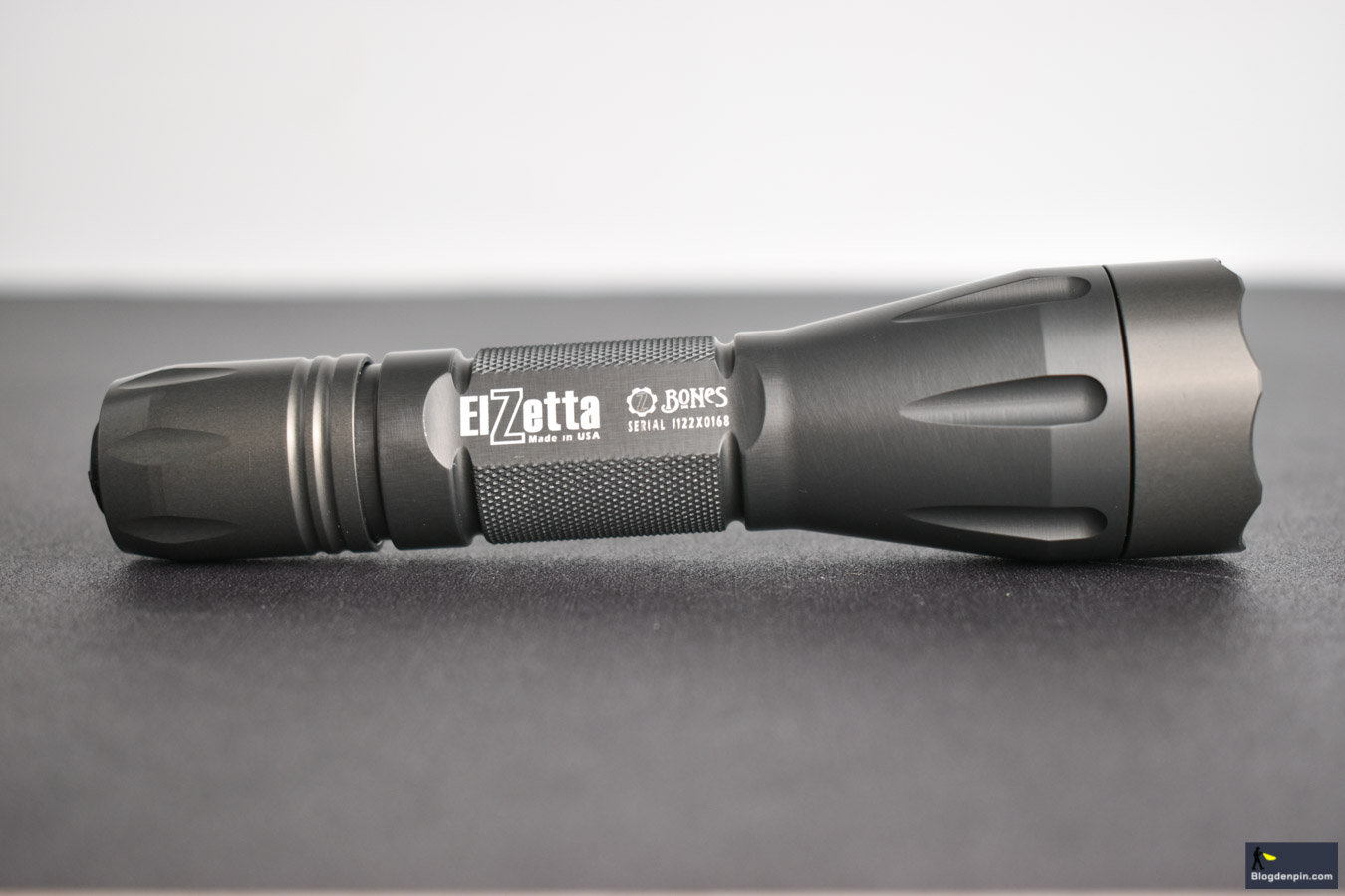 Đèn pin tác chiến ELZETTA Bones (850 Lumens)