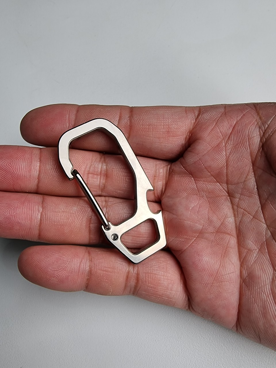 Móc khóa EDC - Carabiner Titanium - Kèm khui nắp chai ( T61 C.Ti.B.54*26mm)