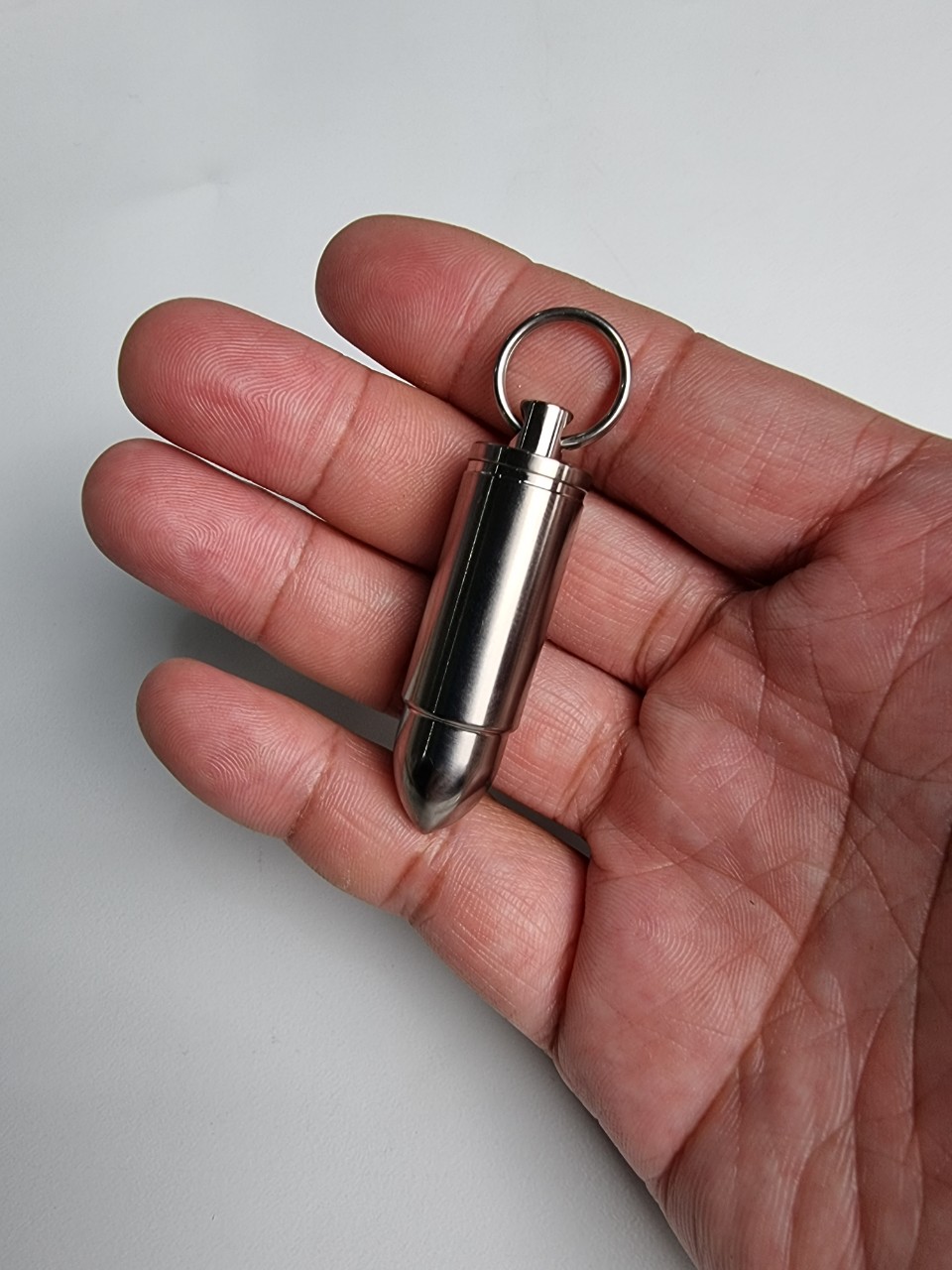 Móc Khóa EDC - Nhộng Titan Capsule Silver (Hình viên đạn T48C - 50*14mm)