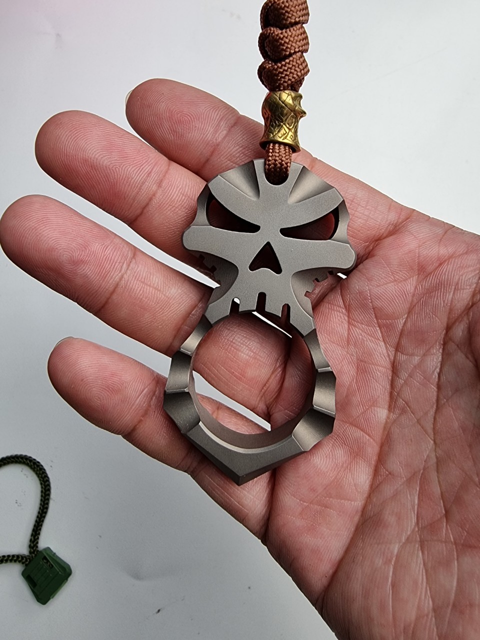 Tay đấm Titanium Self Defense Sand blasted (Hình Skull 7cm)