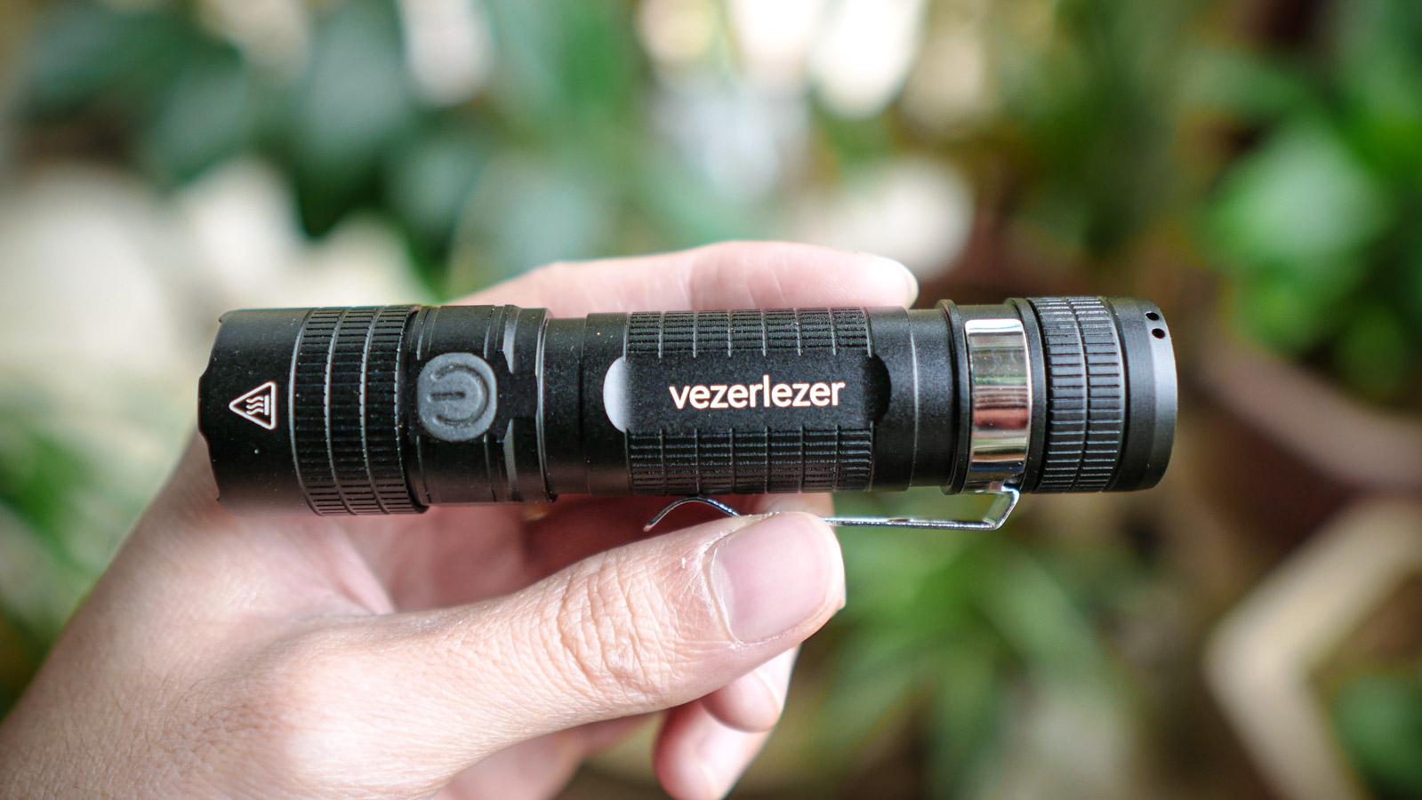 Đèn pin VEZERLEZER ED01 (775 Lumens)