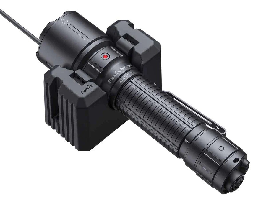 Đèn pin FENIX WF26R (3000 Lumens)