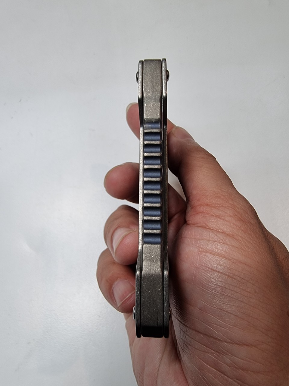 Kẹp thẻ EDC Boss chất liệu titanium