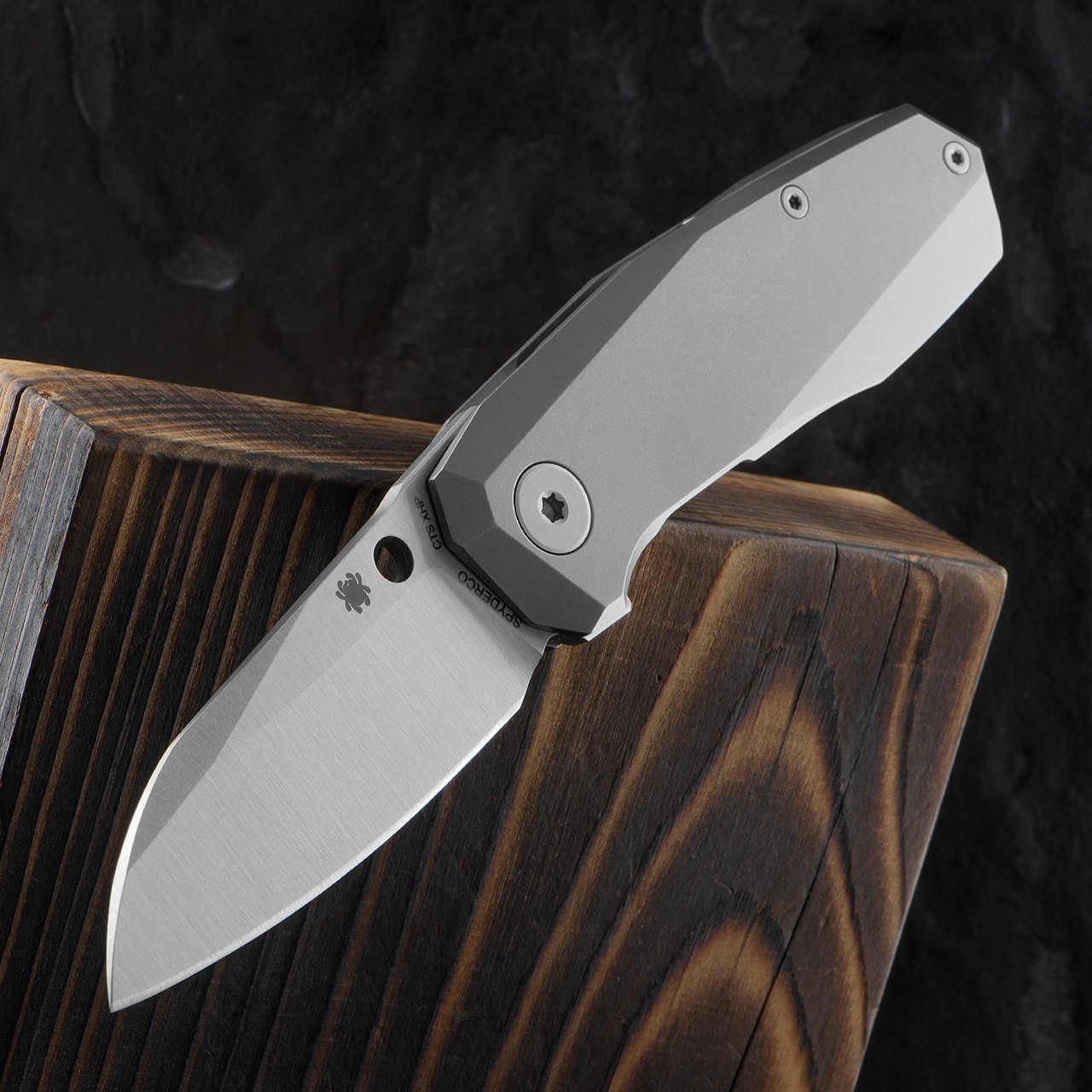 Syderco Techno 3 cán Titanium thép CTS - XHP made in Italy