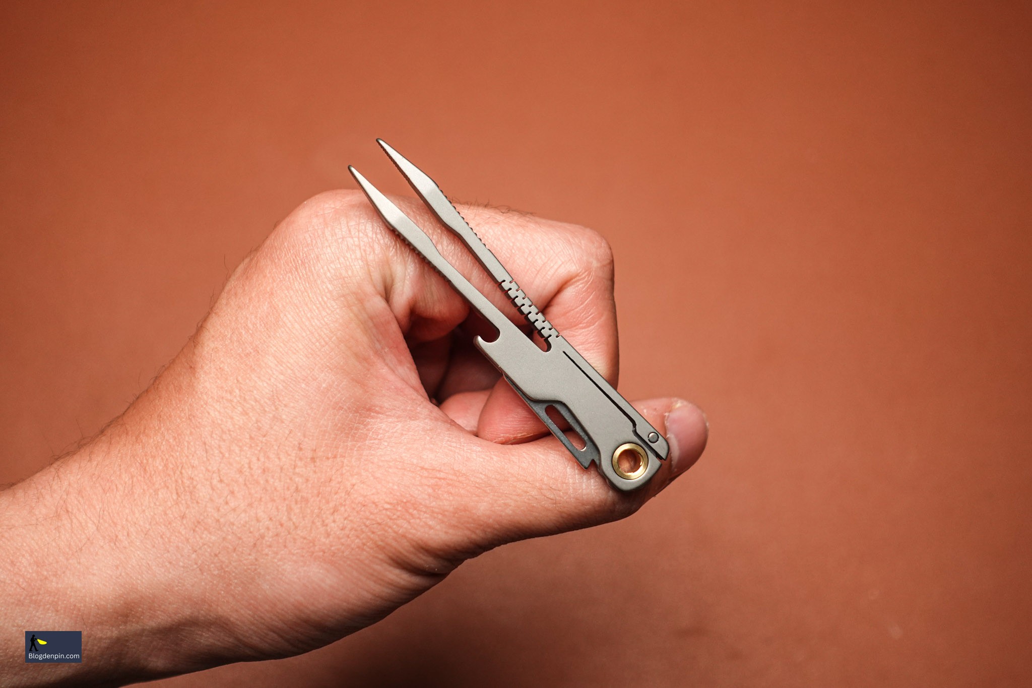 Nhíp Titanium kèm lưỡi rọc giấy - TX26