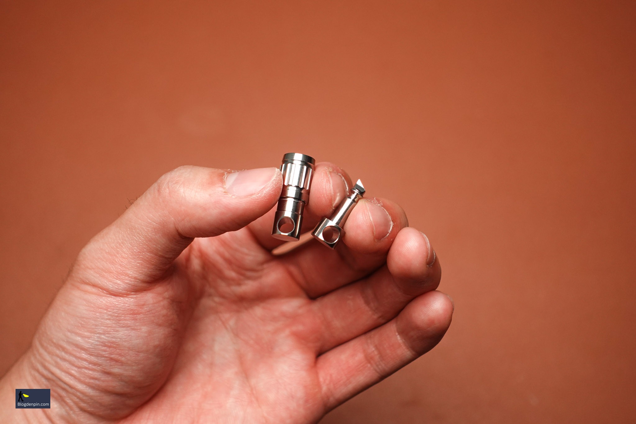 Móc khoá Titanium tháo lắp nhanh, xoay 360° - TX5