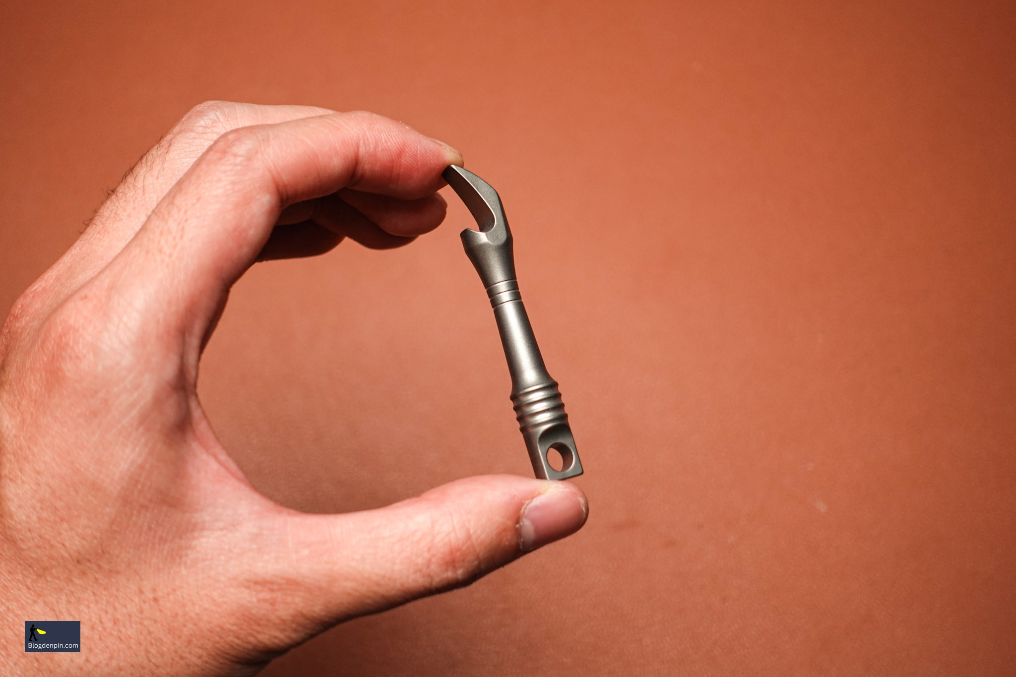 Mở nắp chai Titanium - TX20