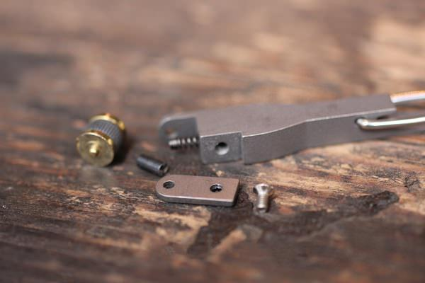 Vargo Titanium Flint Lighter – Dụng Cụ Tạo Tia Lửa Titan