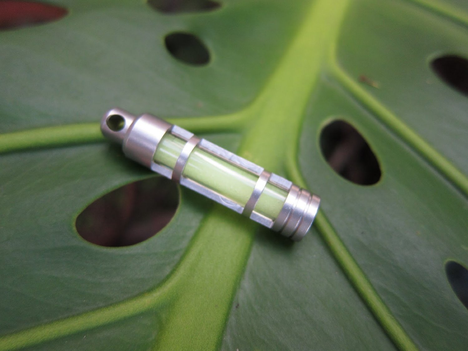 //pos.nvncdn.com/store/7475/psCT/20150825/1901712/Glow_Fob_Stainless_Steel___Vo_Thep_khong_gi___Phat_sang_da_quang_(71u6_w8lotl__sl1500_).jpg