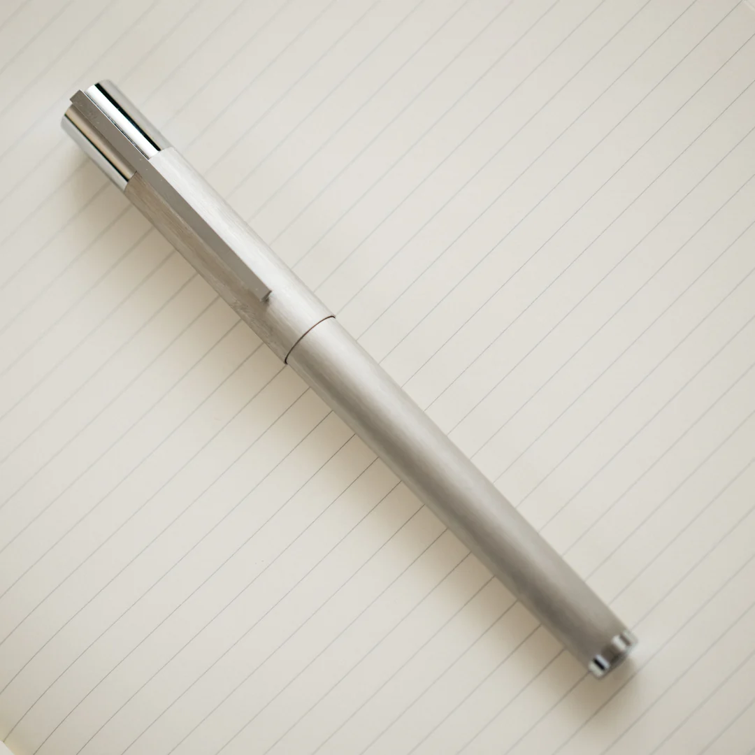 But-may-Lamy-Scala-Brushed-Thep-xuoc-.webp?v=1772362231