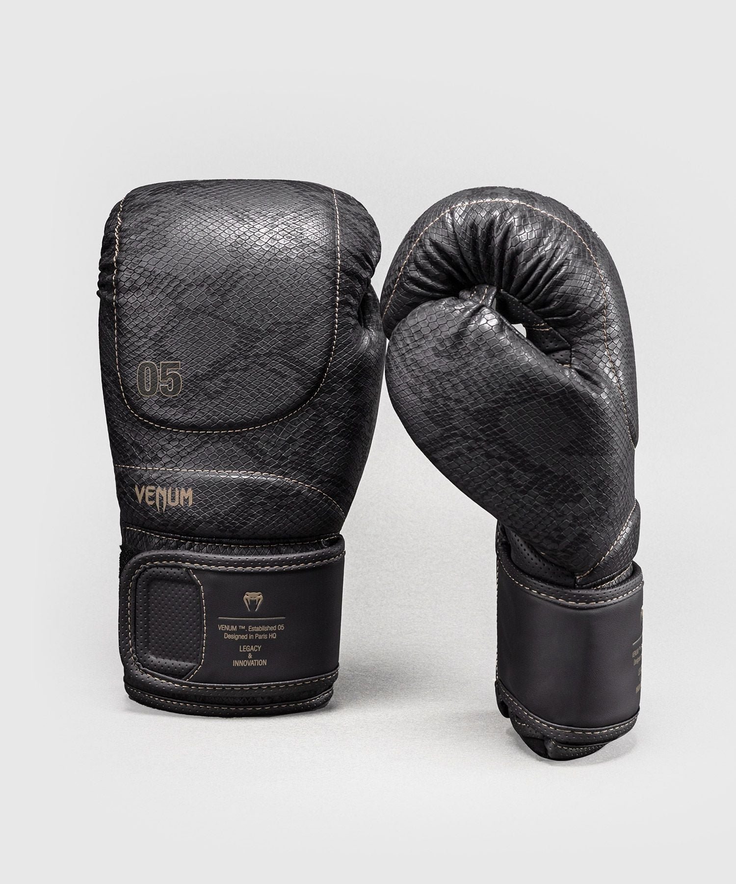 GĂNG TAY VENUM IMPACT EVO SCALES BOXING GLOVES - DARK GREY