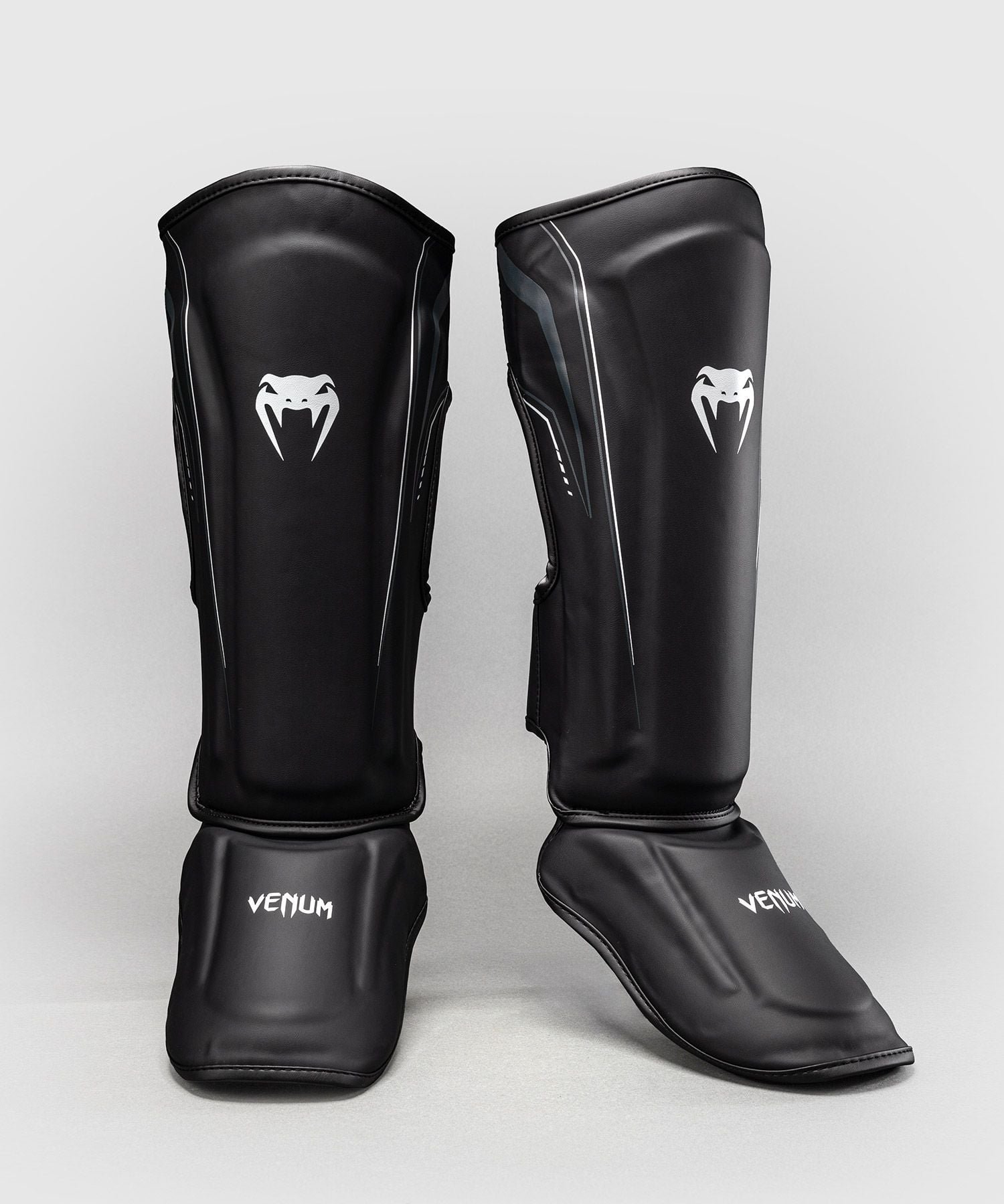 GIÁP CHÂN VENUM STREAMLINE SHIN GUARDS – BLACK/WHITE