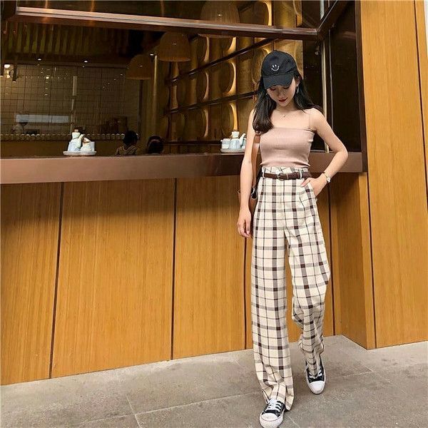 Quần dài caro và áo crop top dành cho cô nàng cá tính