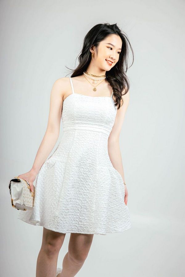 Đầm xòe nữ màu trắng mới của Ddshadow - váy đầm 🆘 Kho Hàng Tàu | Đặt hàng  cực dễ - Không thể chậm trễ