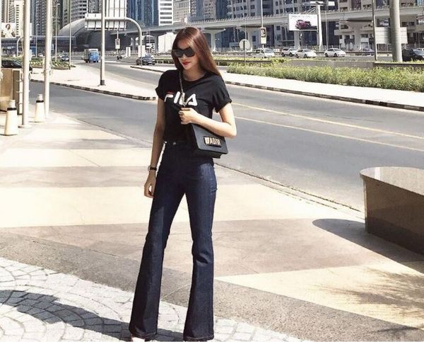 5 cách phối đồ với quần jeans nữ ống loe chuẩn như Fashionista cho nàng