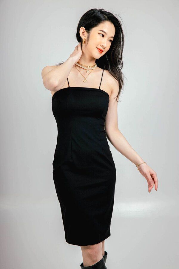 Đầm dài hai dây không tay cổ V xếp tầng nhiều lớp mỏng màu đen thời trang  cho nữ | Shopee Việt Nam