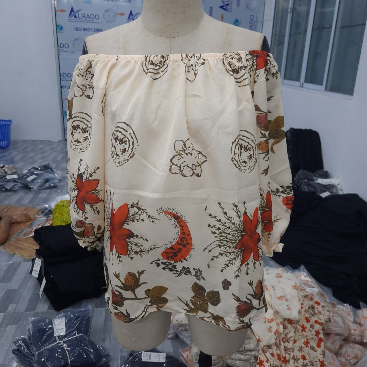 Áo trễ vai dáng suông