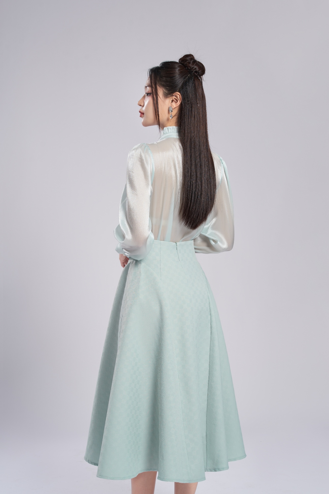 Top 10 Mẫu Váy Đầm Công Sở Hàng Hiệu Liền Thân Sang Trọng