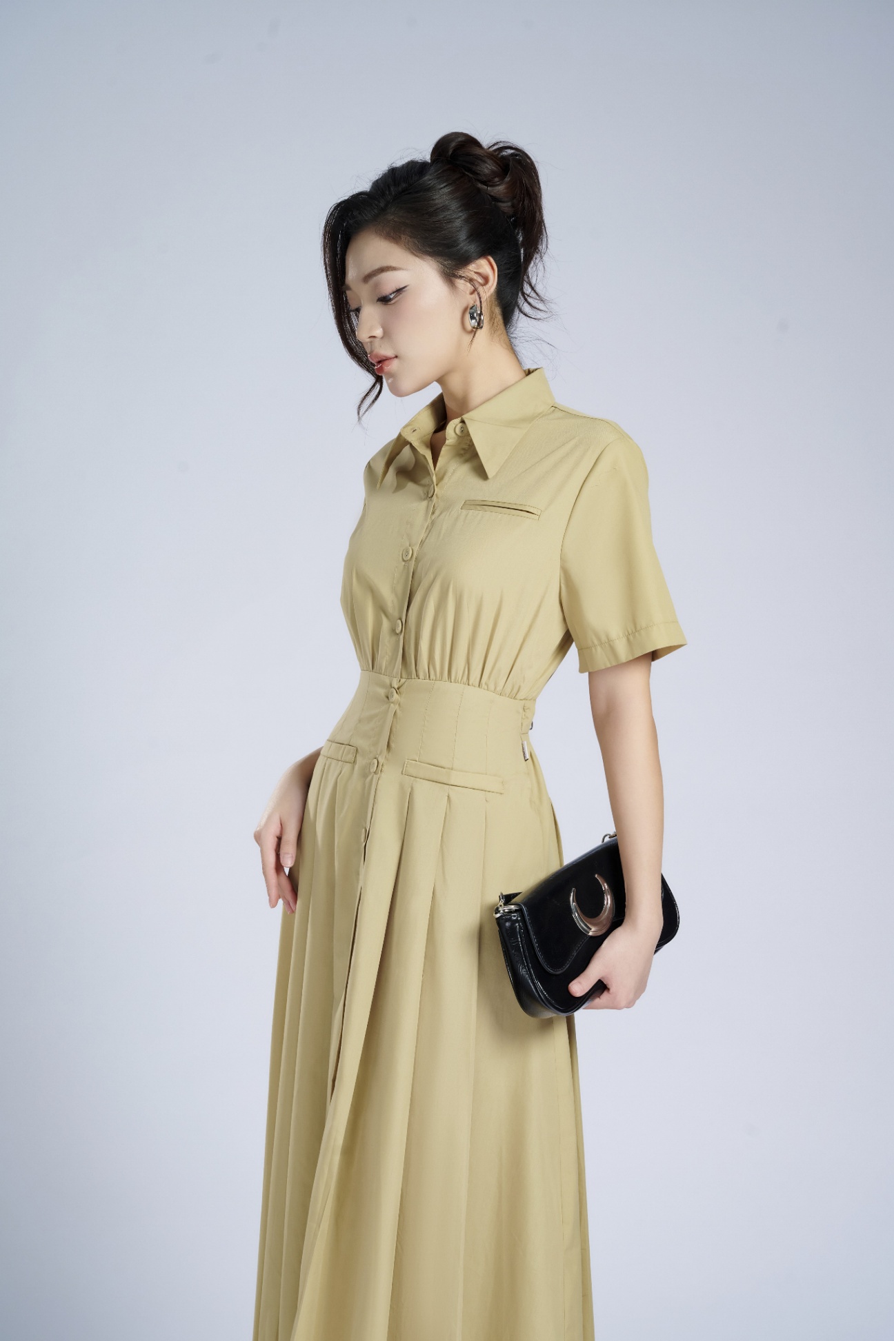 Áo sơ mi nữ dáng dài kẻ sọc phong cách Hàn Quốc KBT100 (Đen)