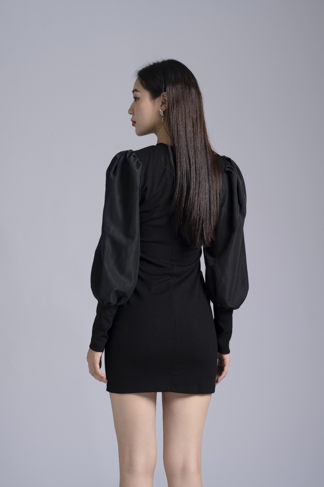 HNCmua - Váy Zara Vải Pha Linen Cổ Vuông Tay Bồng - Màu Đen