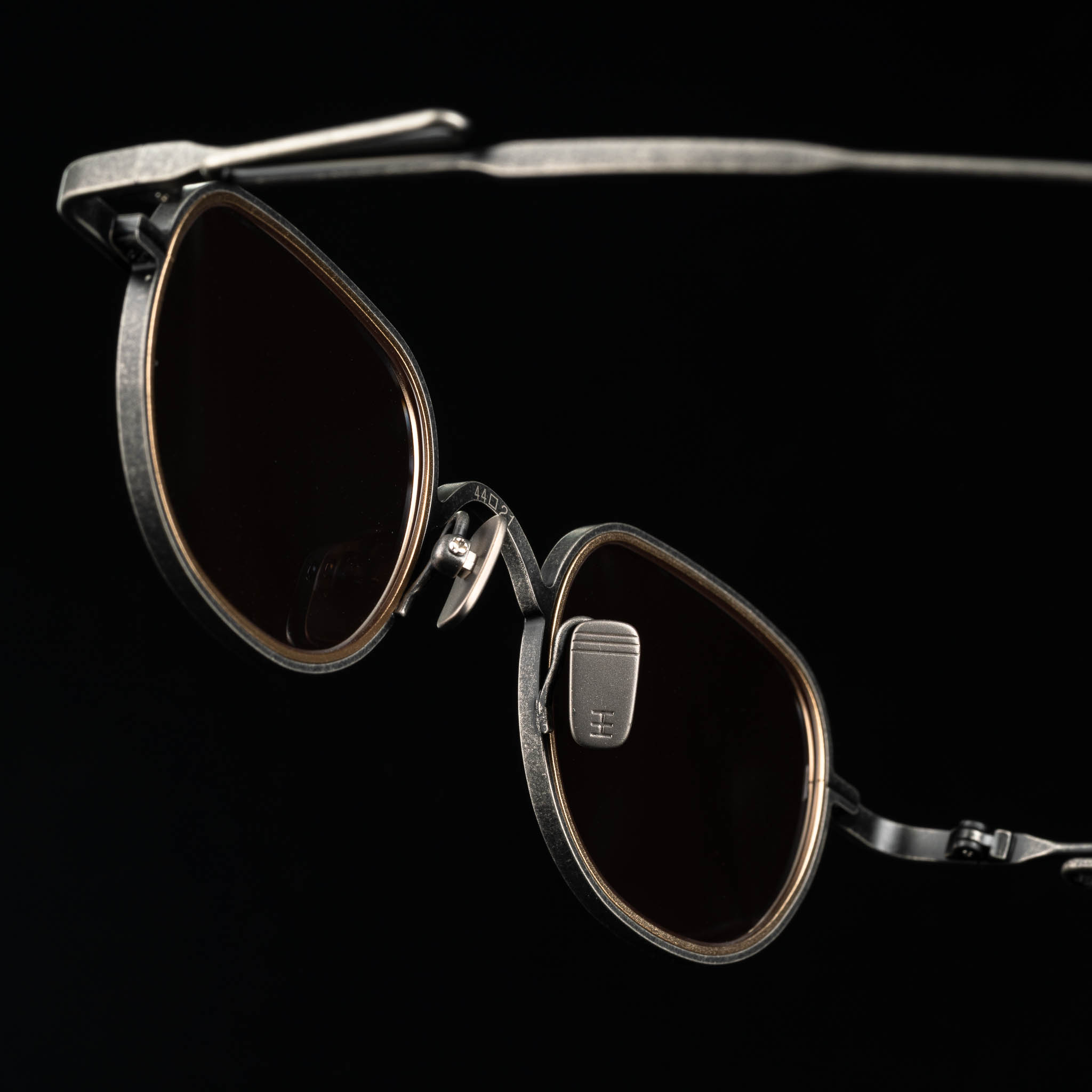 C002