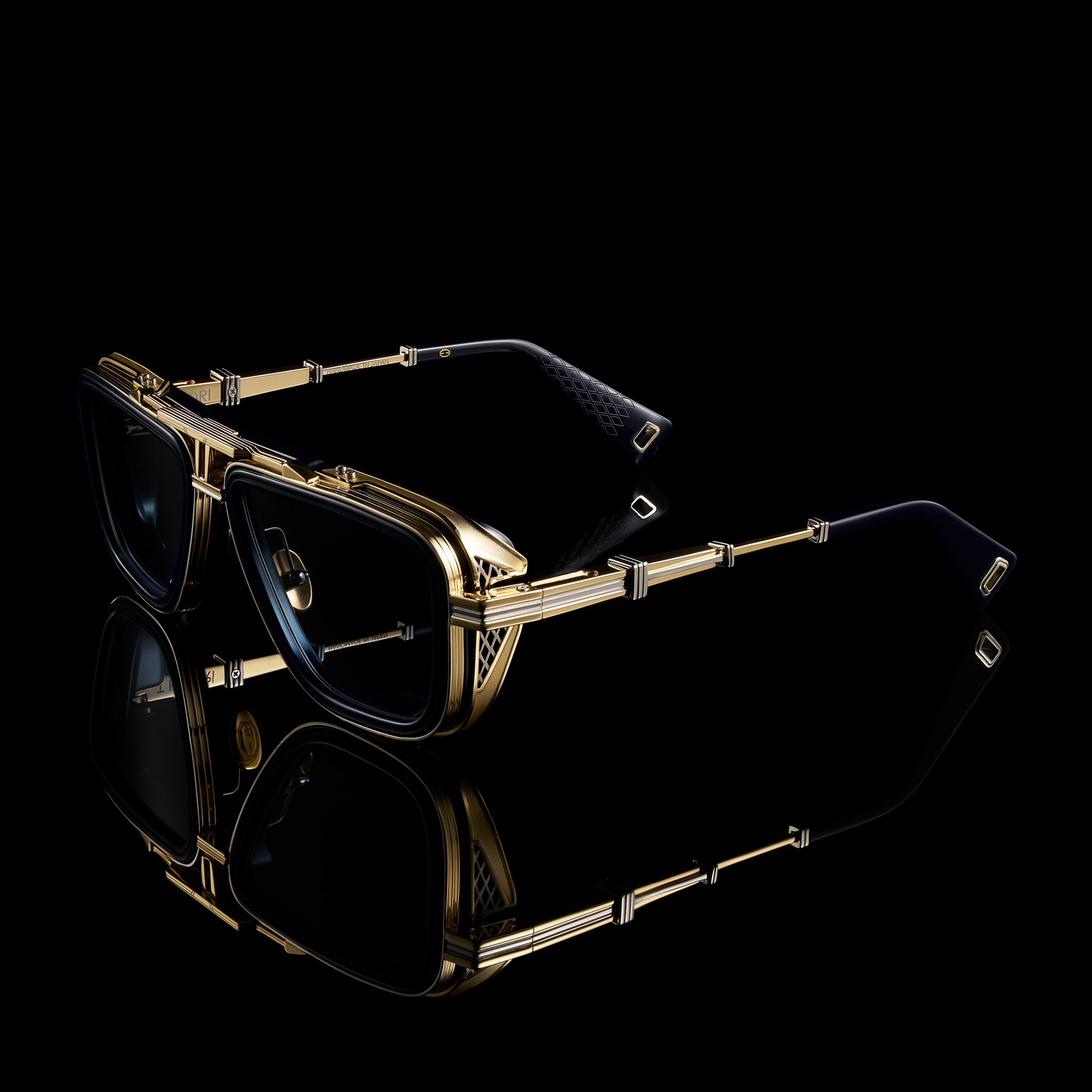 GTO_GTO_THENRI_Twilight_Blue_Designer_Sunglasses_Creative_011 (2).jpg