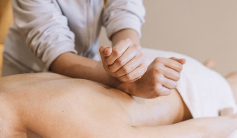 Massage mô sâu: Đánh thức sức sống từ sâu bên trong