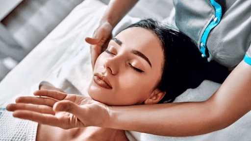 Relax Spa kết hợp kỹ thuật massage truyền thống và hiện đại