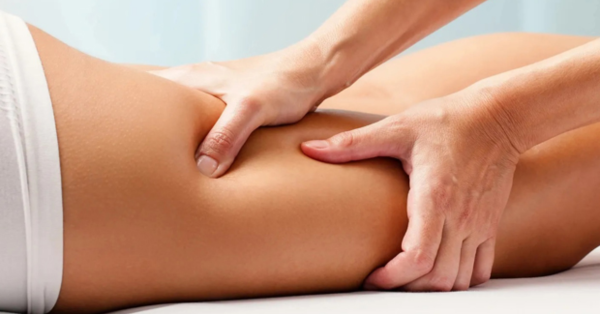 Massage đùi giúp đùi săn chắc