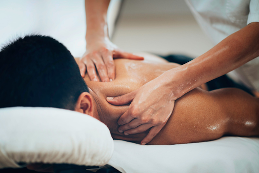 Osuka có kỹ thuật massage Nhật Bản, sử dụng gel Nuru tự nhiên