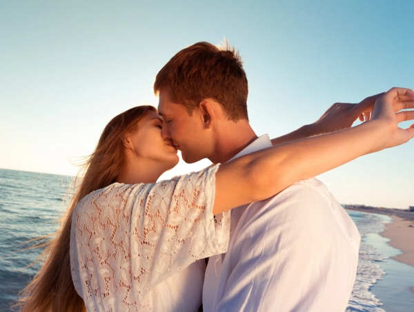 Một số biện pháp an toàn cho các cặp đôi khi hôn nhau
