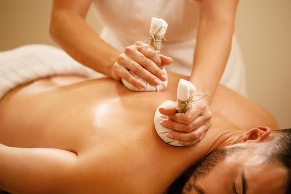 massage-nuru-lo-duc-4.png