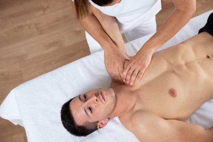 Chi phí dịch vụ có phát sinh thêm khoản nào khác không?