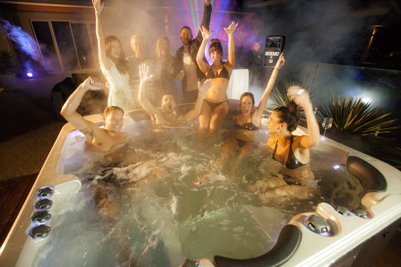 Cấu tạo và các tính năng kỹ thuật tiêu chuẩn của massage Pool