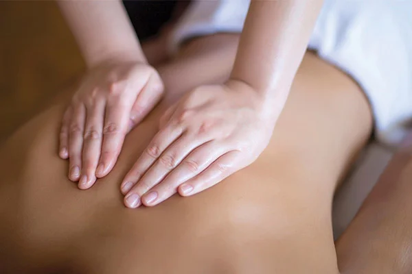 massage-thuy-dien-va-massage-mo-sau-4.png