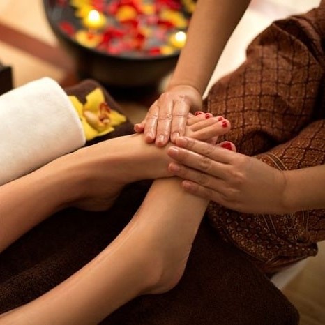 Massage chân có lợi ích gì? TOP 4 địa chỉ bấm huyệt chân lưu thông máu