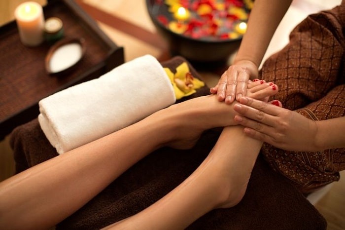 Massage chân có lợi ích gì? TOP 4 địa chỉ bấm huyệt chân lưu thông máu